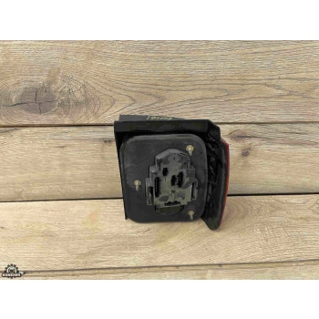 LAMPA TYLNA LEWA LEWY TYŁ VOLKSWAGEN PASSAT B4 KOMBI