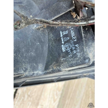 LAMPA PRZEDNIA LEWA REFLEKTOR LEWY MAZDA 323 F