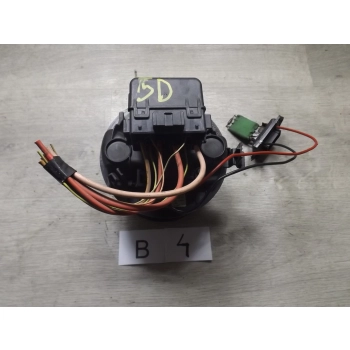 DMUCHAWA NAWIEWU WENTYLATOR Z REZYSTOREM RENAULT MEGANE II VALEO 030911X