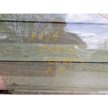 SZYBA BOCZNA DRZWI PRAWY PRZÓD SKODA FABIA I 05R.