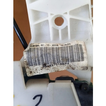 ZAMEK DRZWI PRAWY PRZÓD VOLKSWAGEN POLO 9N 5D