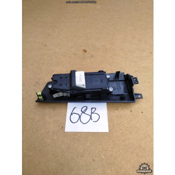 PANEL PRZEŁĄCZNIK SZYB LEWY PRZÓD TOYOTA COROLLA E12 02R. 5D HB