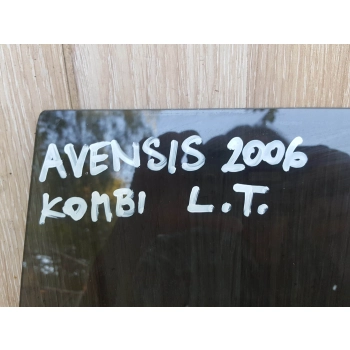 SZYBA BOCZNA LEWA TYLNA PRZYCIEMNIONA TOYOTA AVENSIS KOMBI 2006 R.