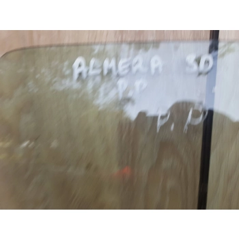 NISSAN ALMERA N15 3D SZYBA BOCZNA DRZWI PRZEDNIA PRZÓD PRAWA