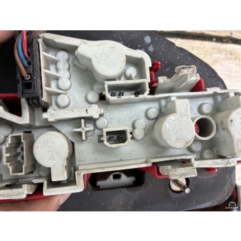 LAMPA TYLNA PRAWA PRAWY TYŁ VOLKSWAGEN PASSAT B5 LIFT