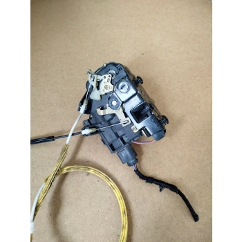 ZAMEK DRZWI PRAWY TYŁ AUDI A6 C5 4B0839016B