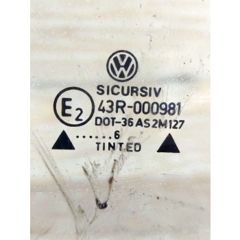 SZYBA BOCZNA DRZWI LEWY PRZÓD VOLKSWAGEN PASSAT B4 KOMBI