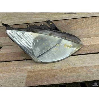 LAMPA PRZEDNIA PRAWA REFLEKTOR PRAWY FORD FOCUS MK1
