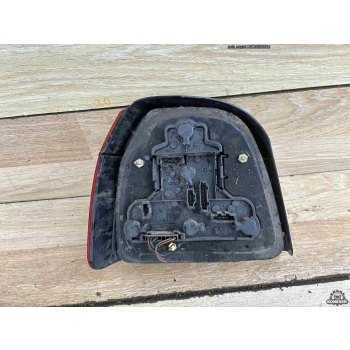 LAMPA TYLNA PRAWA PRAWY TYŁ VOLKSWAGEN GOLF III 3