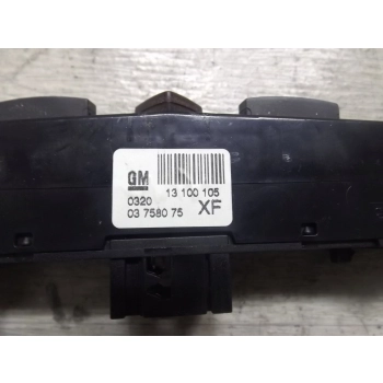 PRZEŁĄCZNIK ŚWIATEŁ AWARYJNYCH OPEL ZAFIRA B 13100105