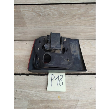 LAMPA KLAPY TYLNA PRAWA PRAWY TYŁ VOLKSWAGEN PASSAT B4 KOMBI
