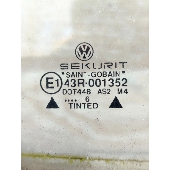SZYBA BOCZNA DRZWI PRAWY TYŁ VOLKSWAGEN PASSAT B4 KOMBI