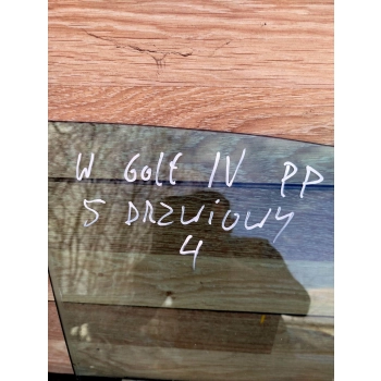 SZYBA BOCZNA DRZWI PRAWY PRZÓD VOLKSWAGEN GOLF IV GOLF TRÓJKA 5D