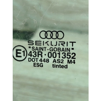 SZYBA BOCZNA DRZWI PRAWY PRZÓD AUDI A4 B6