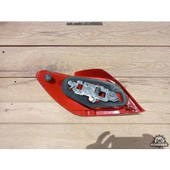 LAMPA TYLNA PRAWA PRAWY TYŁ PEUGEOT 307