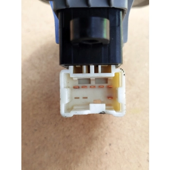 PANEL PRZEŁĄCZNIK SZYB PRAWY PRZÓD NISSAN ALMERA TINO