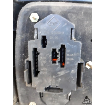 LAMPA TYLNA PRAWA PRAWY TYŁ VOLKSWAGEN PASSAT B4 KOMBI