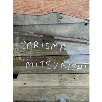 SZYBA BOCZNA DRZWI PRAWY TYŁ MITSUBISHI CARISMA