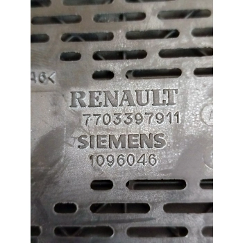 SKRZYNKA BEZPIECZNIKÓW MODUŁ BSI RENAULT MEGANE I LIFT 8200029340B