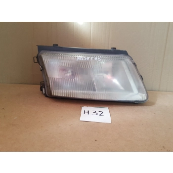 VW PASSAT B5 REFLEKTOR LAMPA PRAWA ŁADNA!