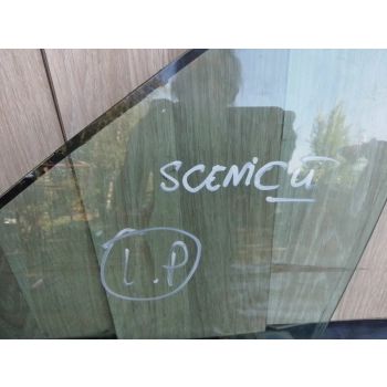 RENAULT SCENIC 2 II SZYBA KAROSERYJNA BOCZNA DRZWI PRZEDNIA PRZÓD LEWA