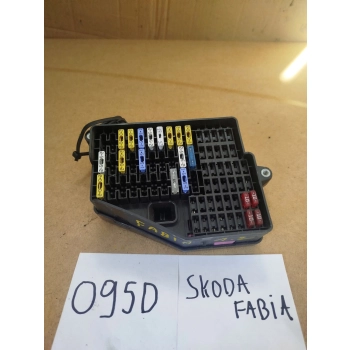SKRZYNKA BEZPIECZNIKÓW SKODA FABIA I 1.2