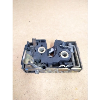 ZAMEK DRZWI PRAWY TYŁ VOLKSWAGEN PASSAT B4 357839016D