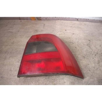 LAMPA PRAWA TYŁ TYLNA OPEL VECTRA B SEDAN