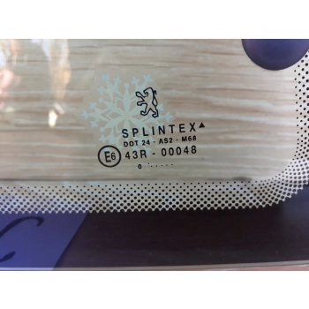 SZYBA KAROSERYJNA PRAWY TYŁ PEUGEOT 206