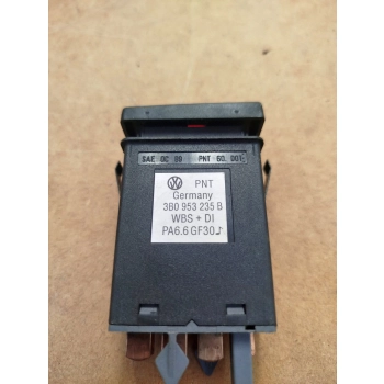 PRZEŁĄCZNIK WŁĄCZNIK ŚWIATEŁ AWARYJNYCH VOLKSWAGEN PASSAT B5