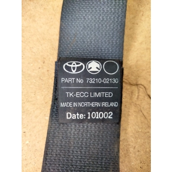 PAS BEZPIECZEŃSTWA + ZAPINKA PRAWY PRZÓD TOYOTA COROLLA E12 02R. 3D 73210-02130