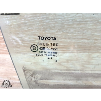 SZYBA BOCZNA DRZWI PRAWY PRZÓD TOYOTA COROLLA E12 3D