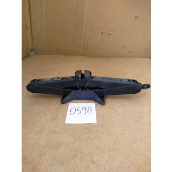 LEWAREK SAMOCHODOWY PODNOŚNIK NISSAN ALMERA PRIMERA 99550VA790
