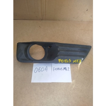 RAMKA OBUDOWA HALOGENU PRAWA FORD FOCUS MK2