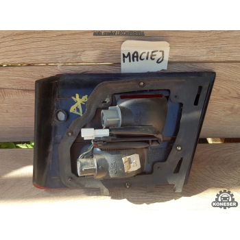 LAMPA KLAPY BAGAŻNIKA LEWA LEWY TYŁ TOYOTA CARINA E