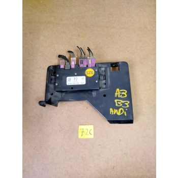 WZMACNIACZ ANTENY AUDI A3 4D00353530E