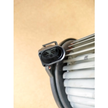 DMUCHAWA NAWIEWU WENTYLATOR AUDI A6 C5 4B1820021B