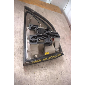 LAMPA PRAWA TYŁ TYLNA OPEL VECTRA B SEDAN
