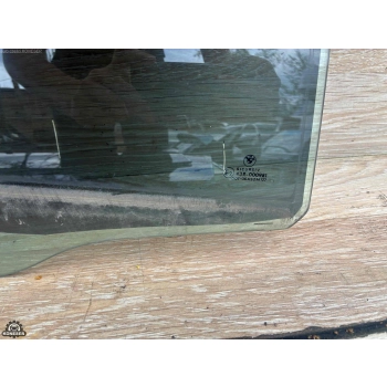 SZYBA BOCZNA DRZWI PRAWY TYŁ BMW E39 SEDAN